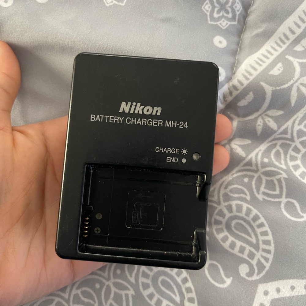 Nikon Camera - Picture 5 of 6